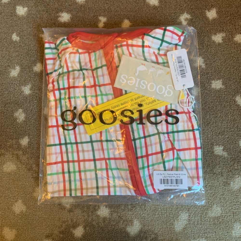 BNWT Goosies Festive Plaid Zip Up Baby Onesie Size: 6-12 Month